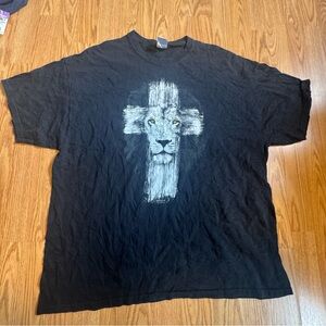 Men’s Black Short Sleeve Tee with Cross Graphic 2XL